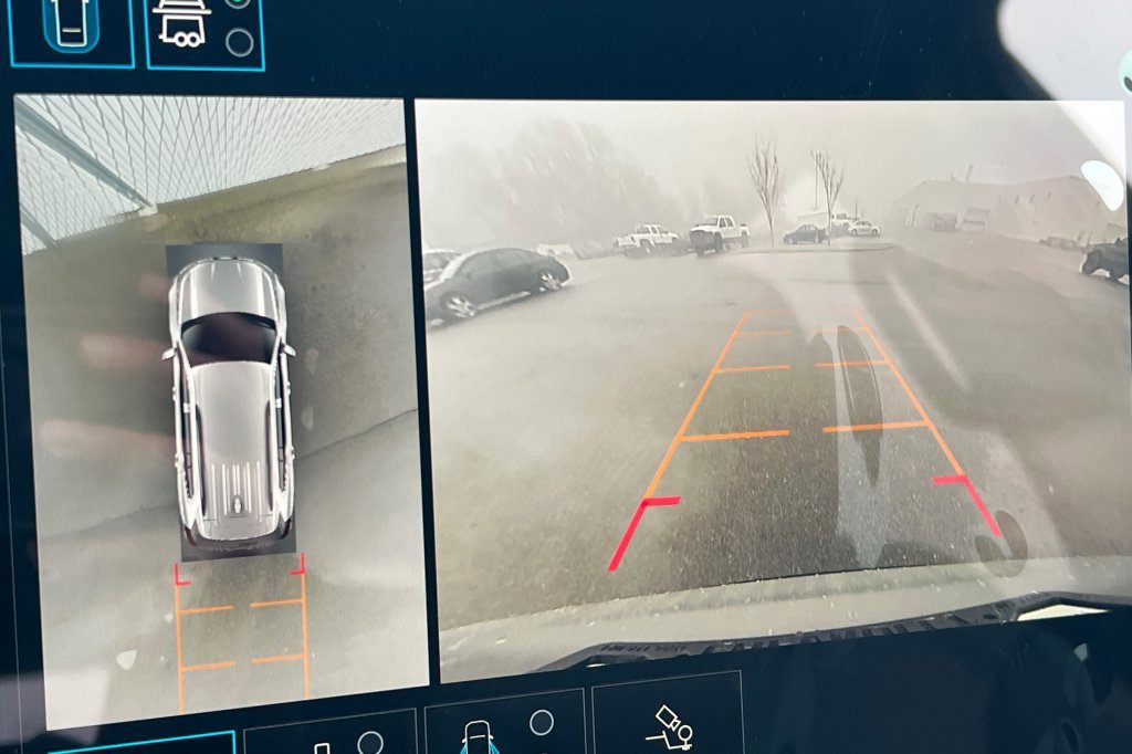 New 2026 GMC Acadia AT4 w/ Luxury Package image 18