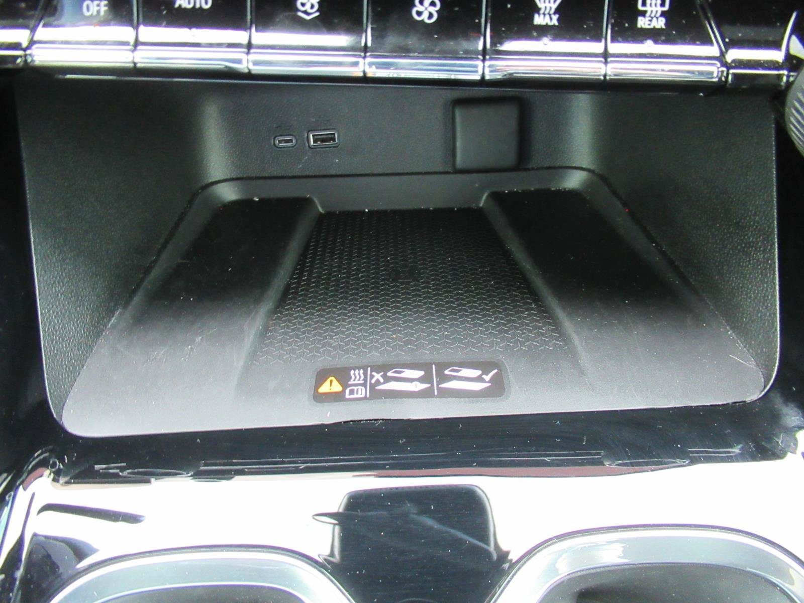 Used 2024 Chevrolet Traverse LT w/ Enhanced Driving Package FWD image 28