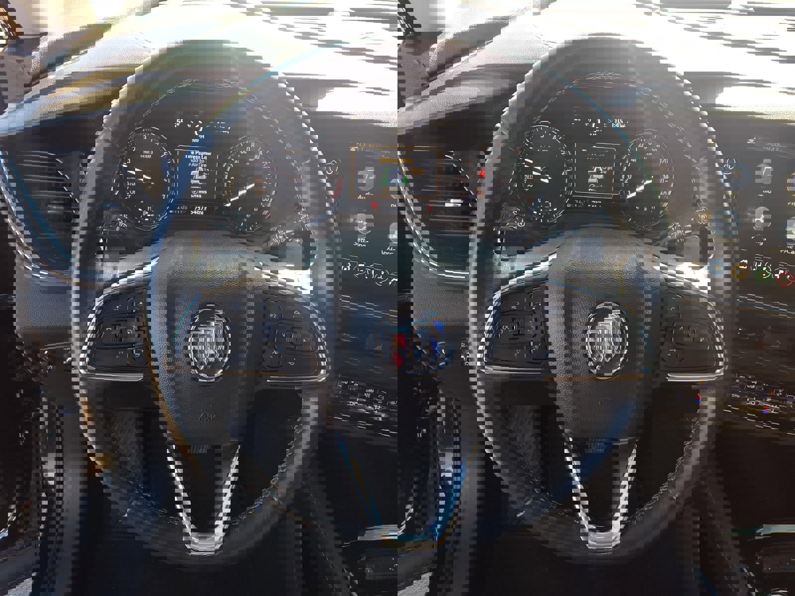 Used 2021 Buick Envision Essence image 5