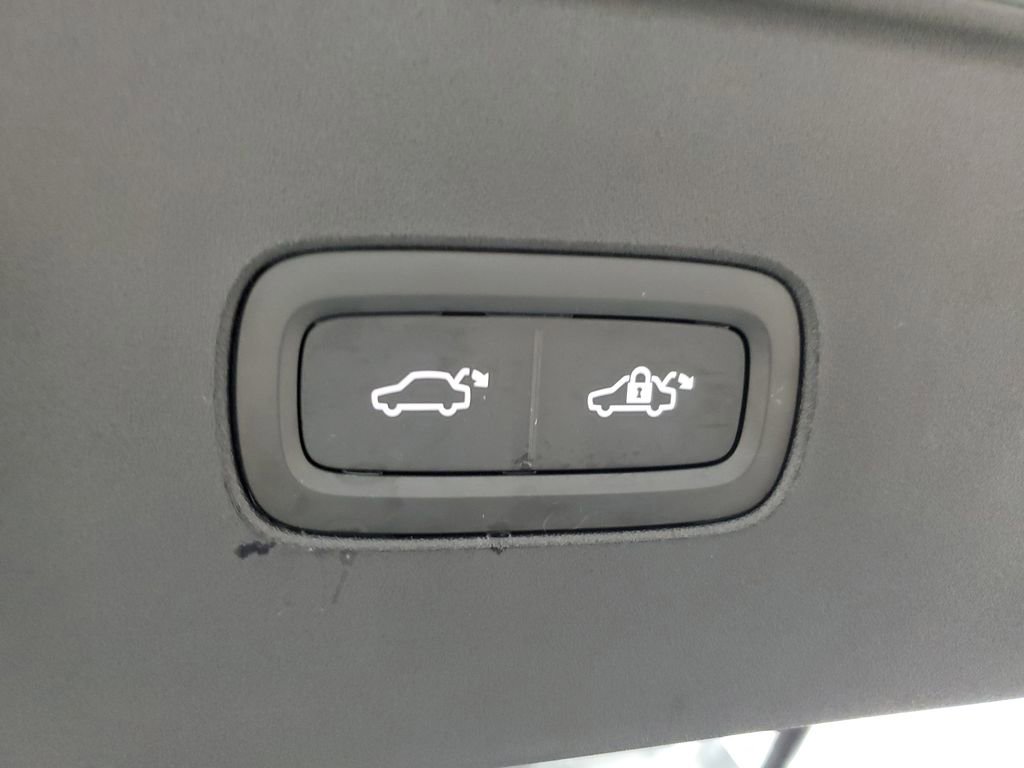 Used 2025 Volvo EX90 Ultra image 11