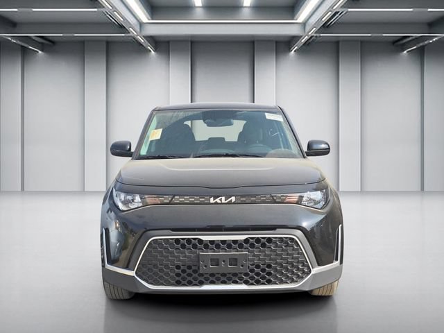 Certified 2025 Kia Soul LX w/ LX Technology Package FWD image 2