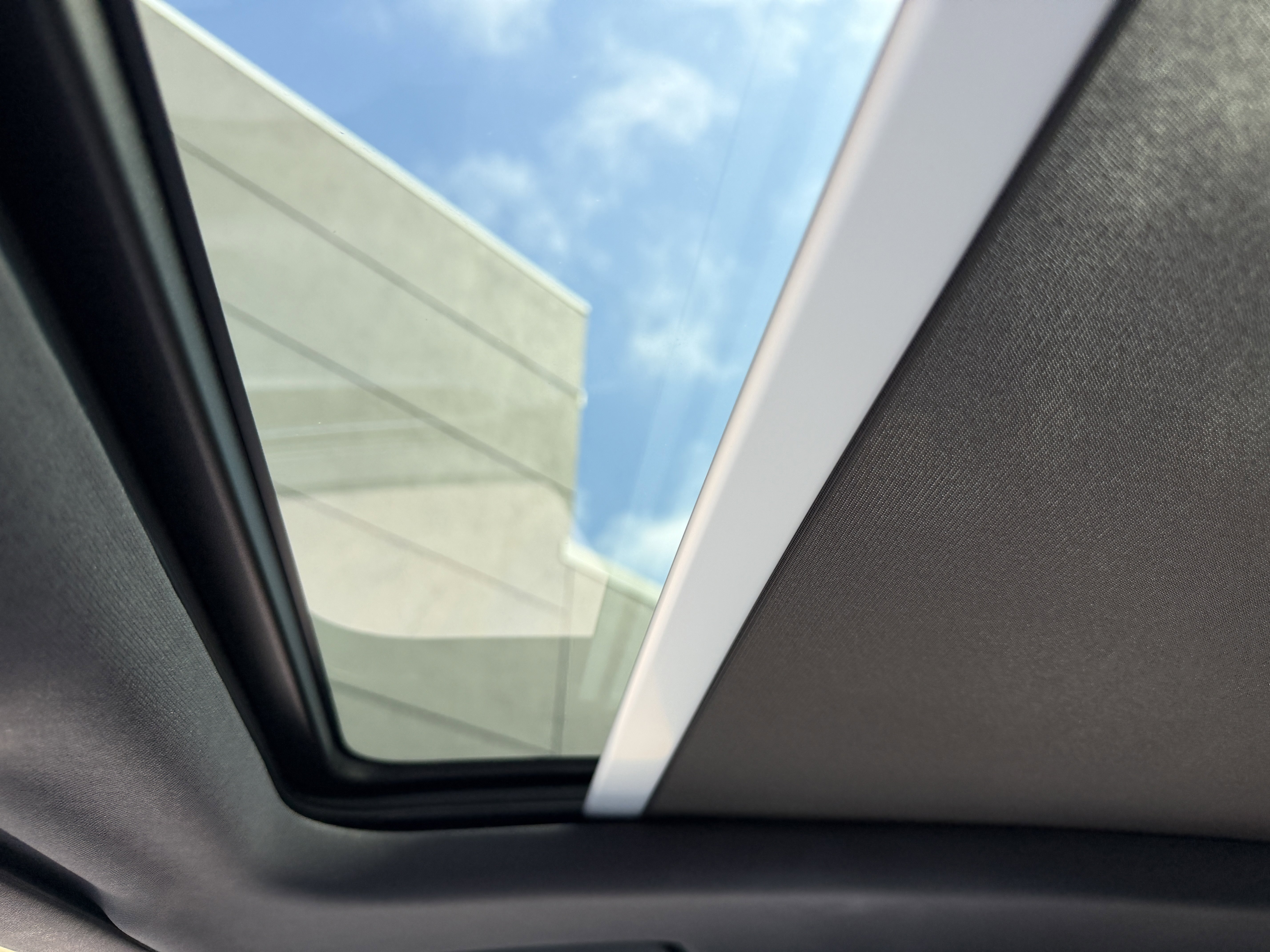 New 2026 Porsche Macan Turbo image 27