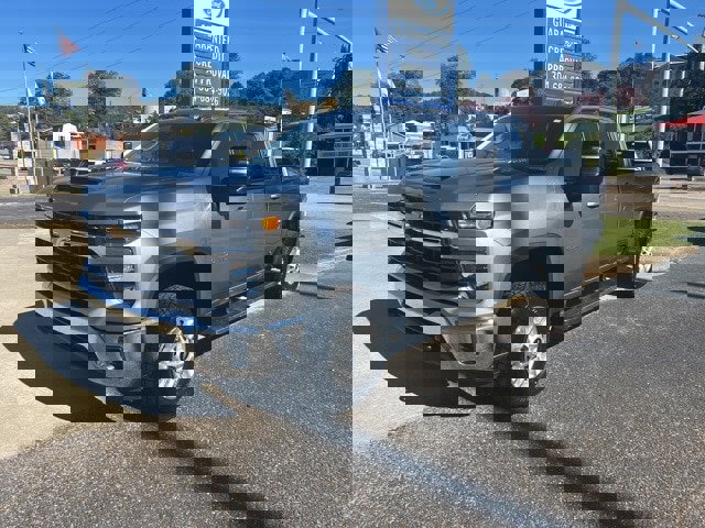 Used 2024 Chevrolet Silverado 2500 LT image 1