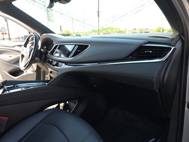 Used 2024 Buick Enclave Premium image 49