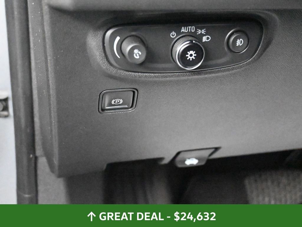 Used 2023 GMC Terrain AT4 image 28