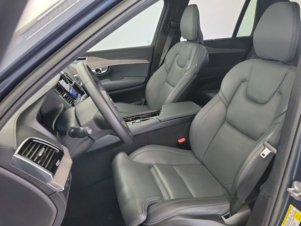 Used 2023 Volvo XC90 T8 Ultimate w/ Lounge Package image 18