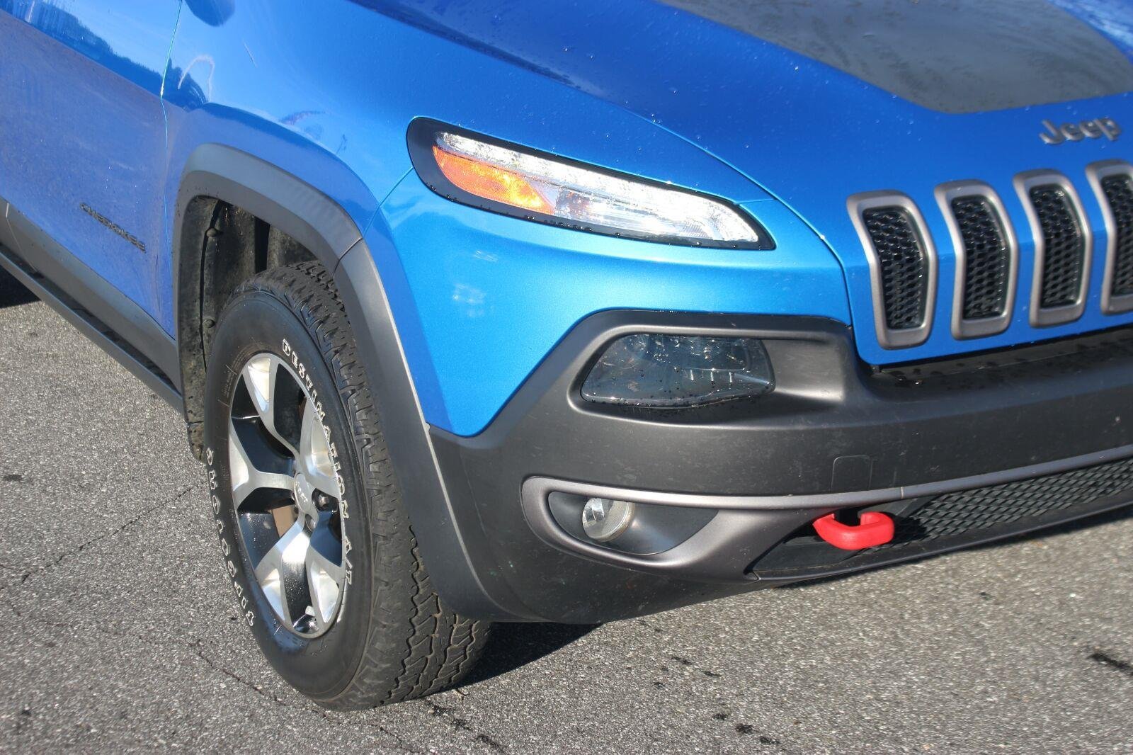Used 2018 Jeep Cherokee Trailhawk w/ Quick Order Package 27L AWD/4WD image 9
