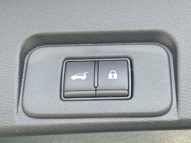 Used 2023 Nissan Rogue SL AWD/4WD image 12
