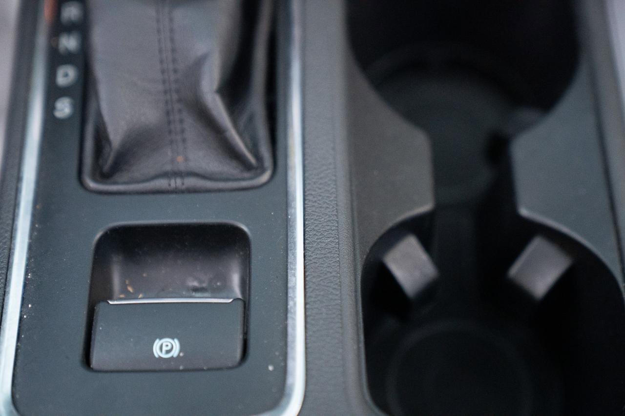 Used 2018 Ford Escape SEL w/ Ford Safe & Smart Package image 35