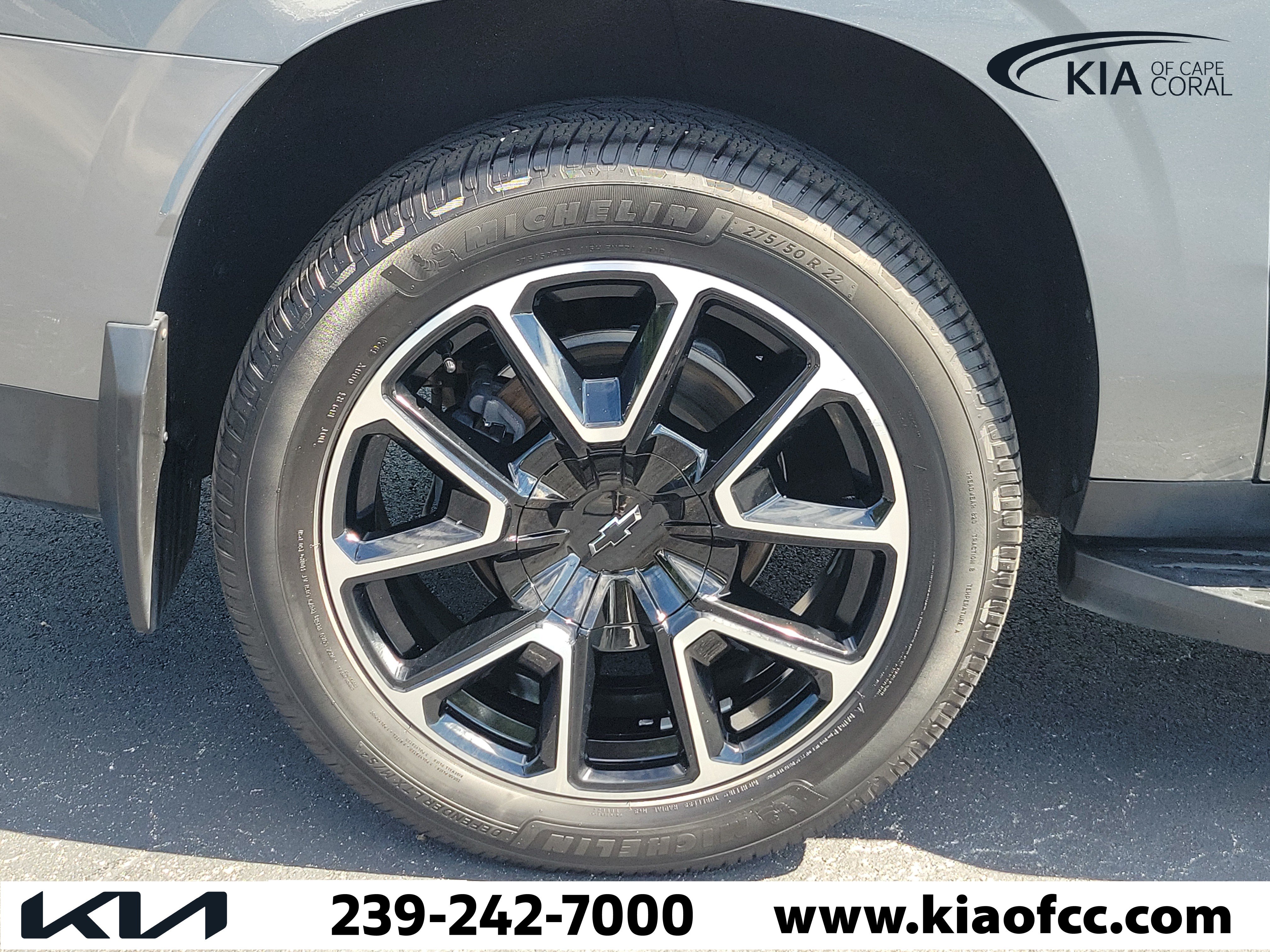 Used 2022 Chevrolet Suburban RST w/ Luxury Package AWD/4WD image 9