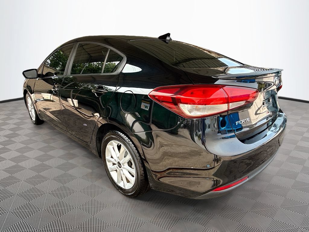 Used 2017 Kia Forte S FWD image 8