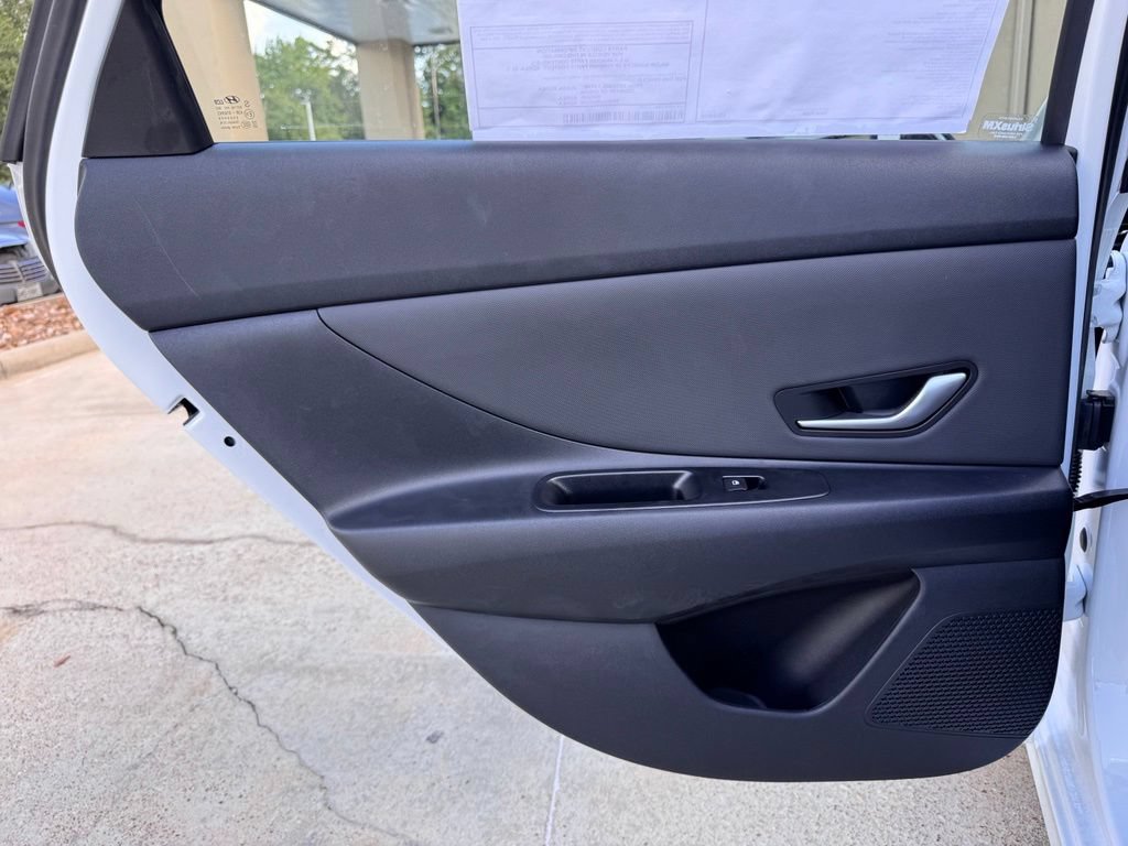 New 2026 Hyundai Elantra Limited FWD image 23