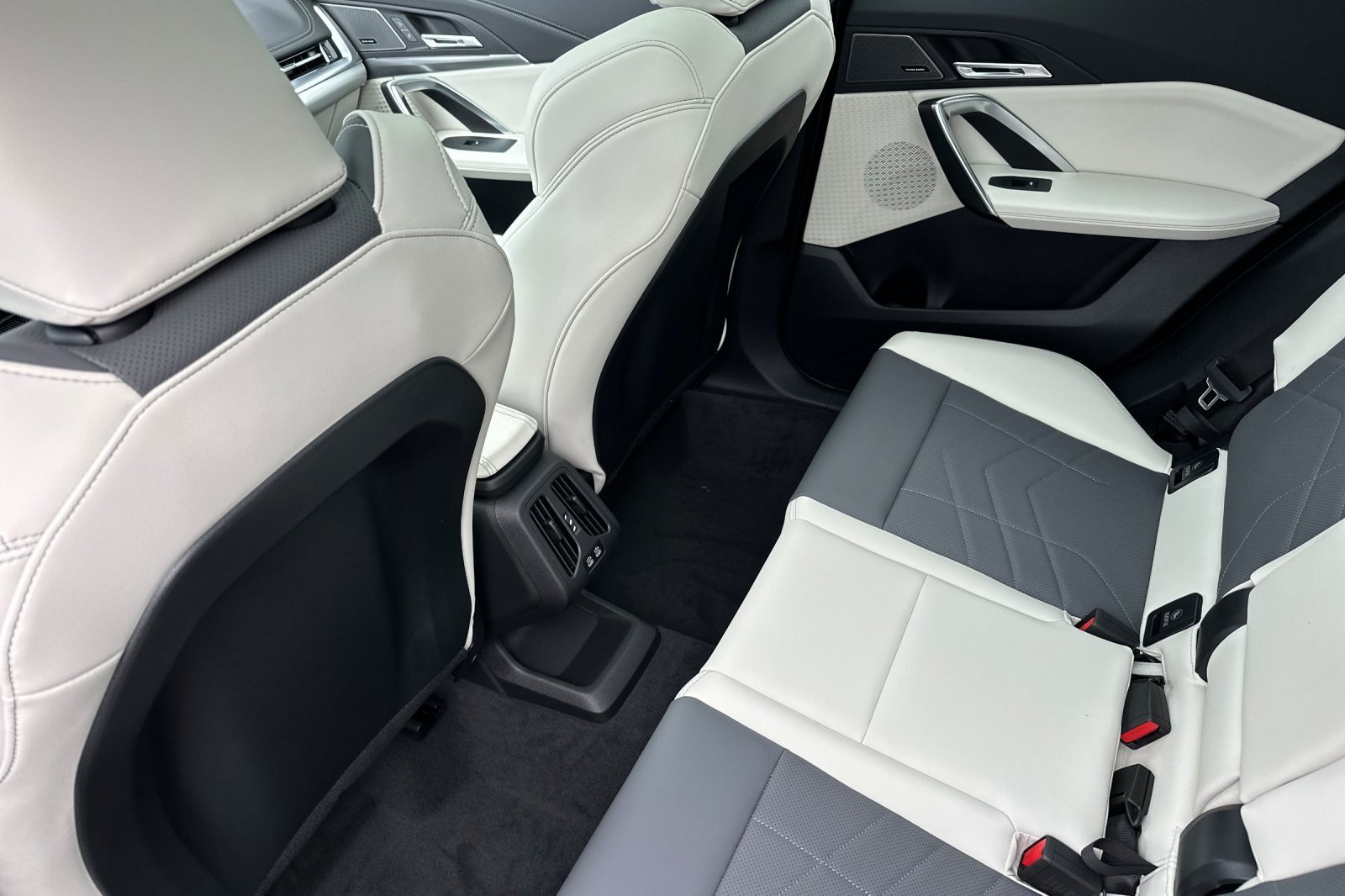 New 2026 BMW X1 M35i w/ Technology Package AWD/4WD image 11