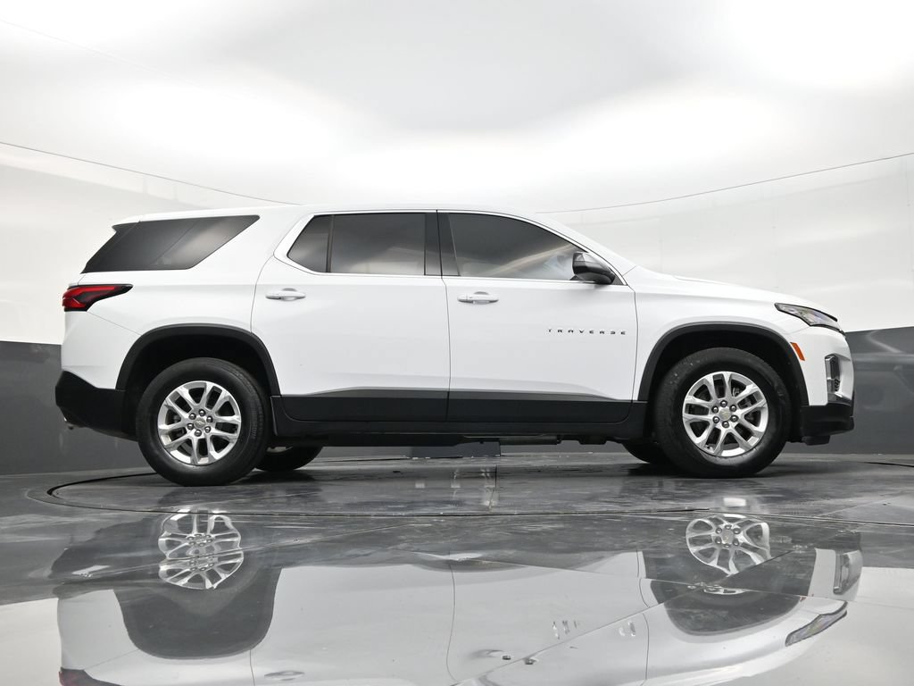 Used 2023 Chevrolet Traverse LS FWD image 24
