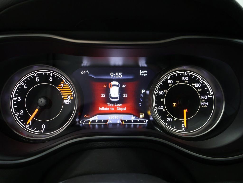 Used 2022 Jeep Cherokee Trailhawk w/ Comfort/Convenience Group image 40