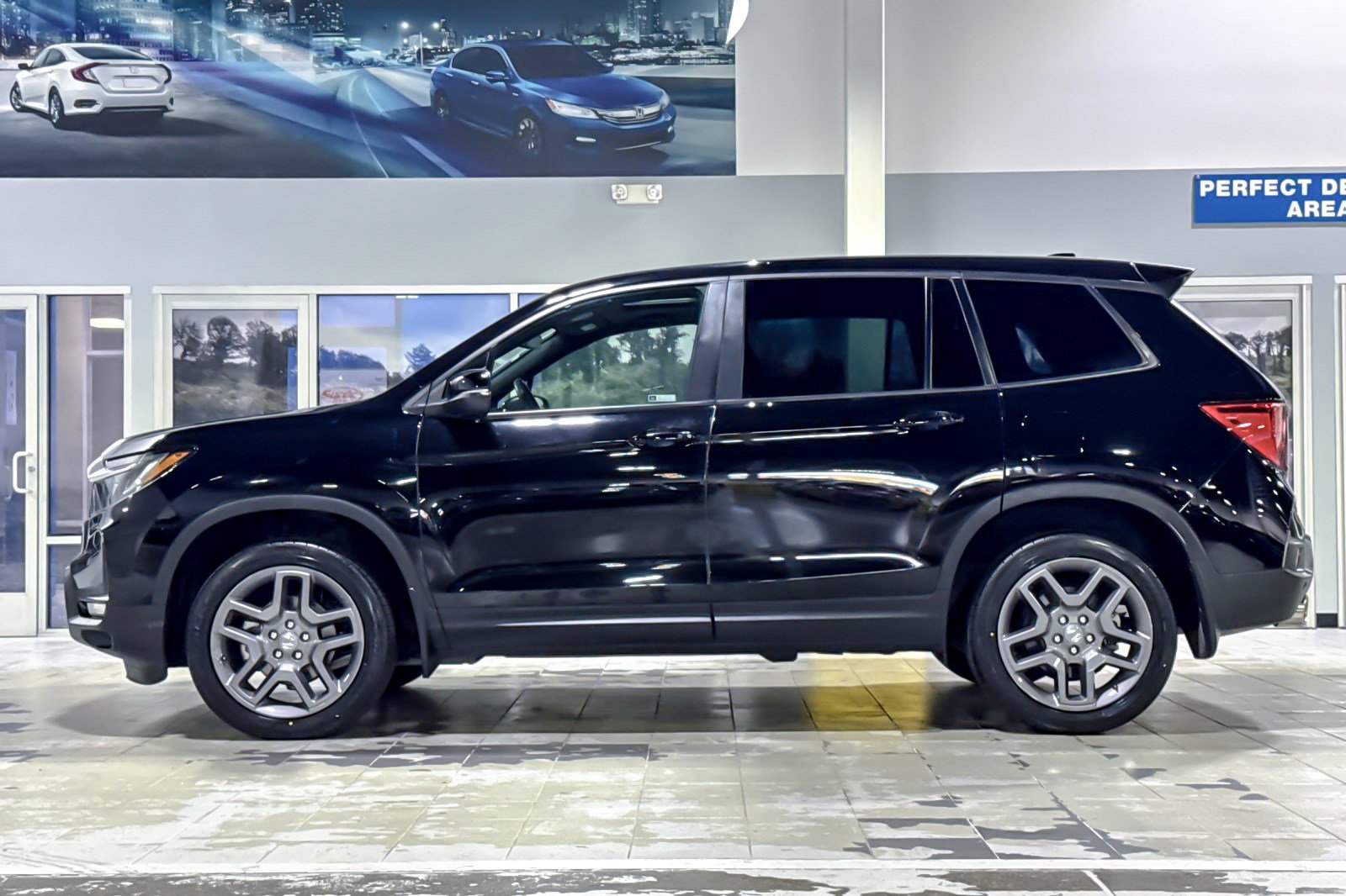 Used 2022 Honda Passport EX-L image 2