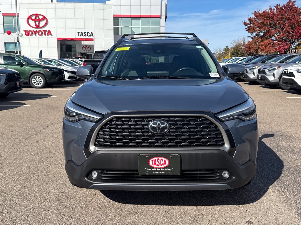 Used 2022 Toyota Corolla Cross XLE w/ Convenience Package AWD/4WD image 2