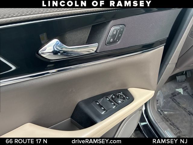 Used 2022 Lincoln Nautilus Reserve AWD/4WD image 14
