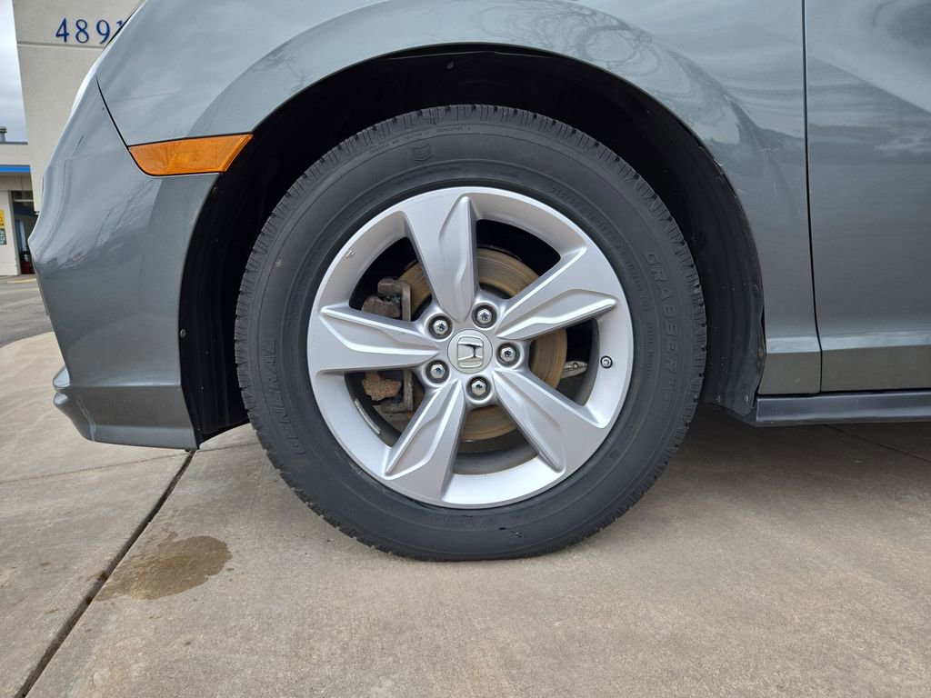 Certified 2018 Honda Odyssey EX image 9