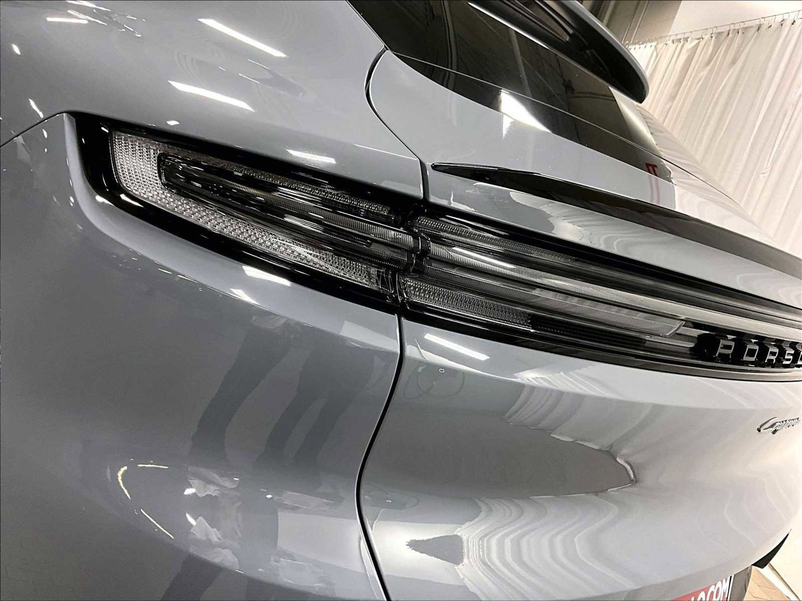 Used 2025 Porsche Cayenne Coupe image 35