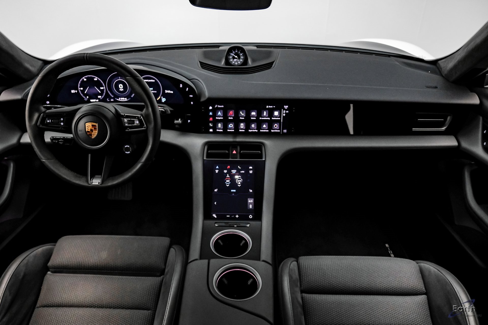 Used 2020 Porsche Taycan Turbo S image 31