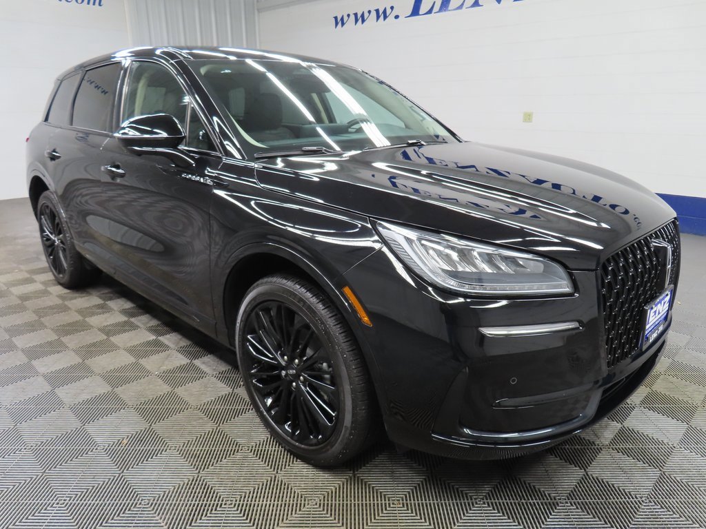 Used 2025 Lincoln Corsair Premiere w/ Jet Appearance Package image 3