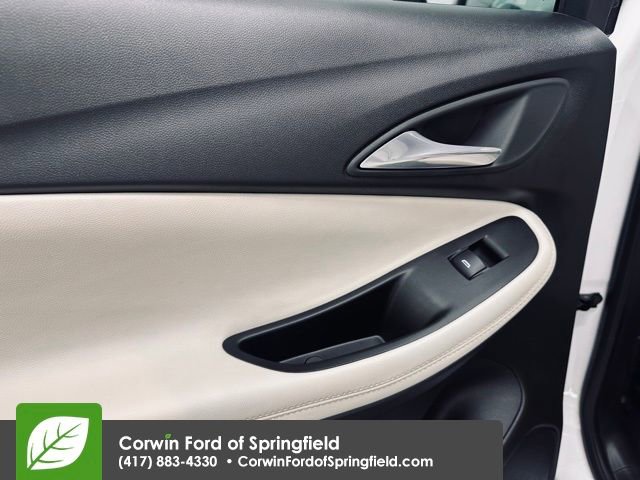 Used 2022 Buick Encore GX Select image 18