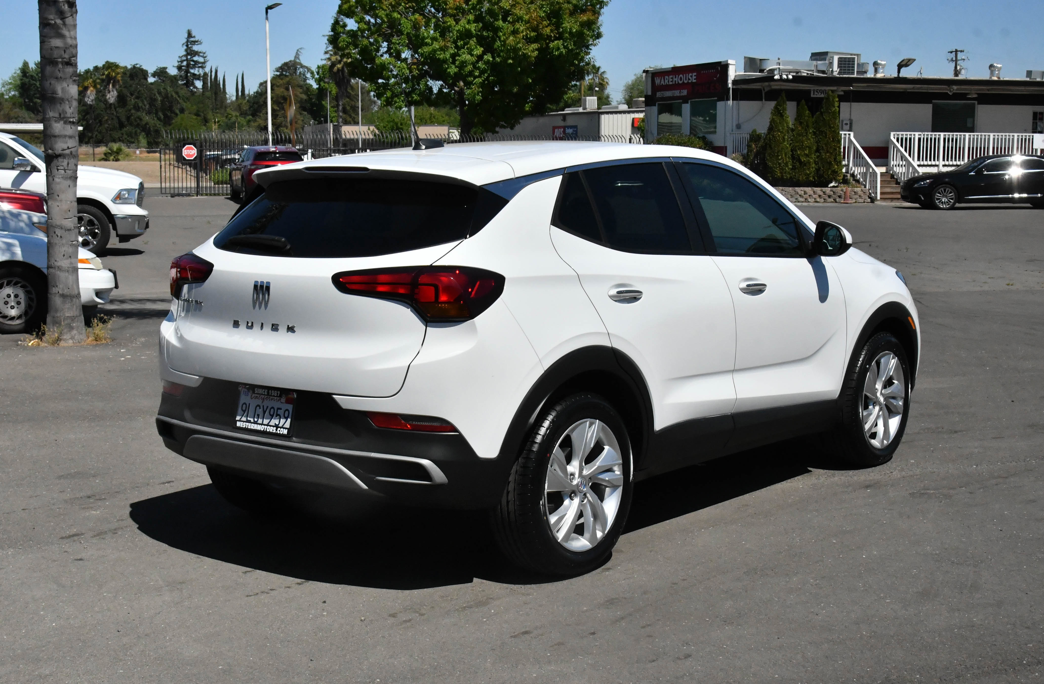 Used 2024 Buick Encore GX Preferred image 8