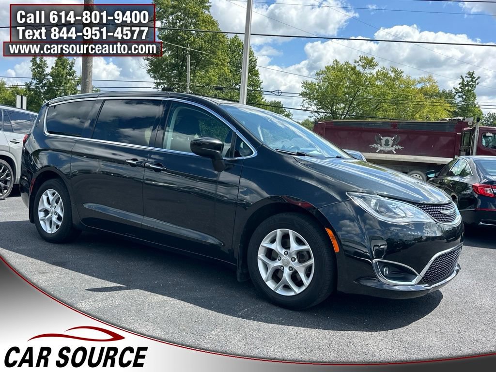 Used 2017 Chrysler Pacifica Touring Plus w/ Tire & Wheel Group FWD image 6