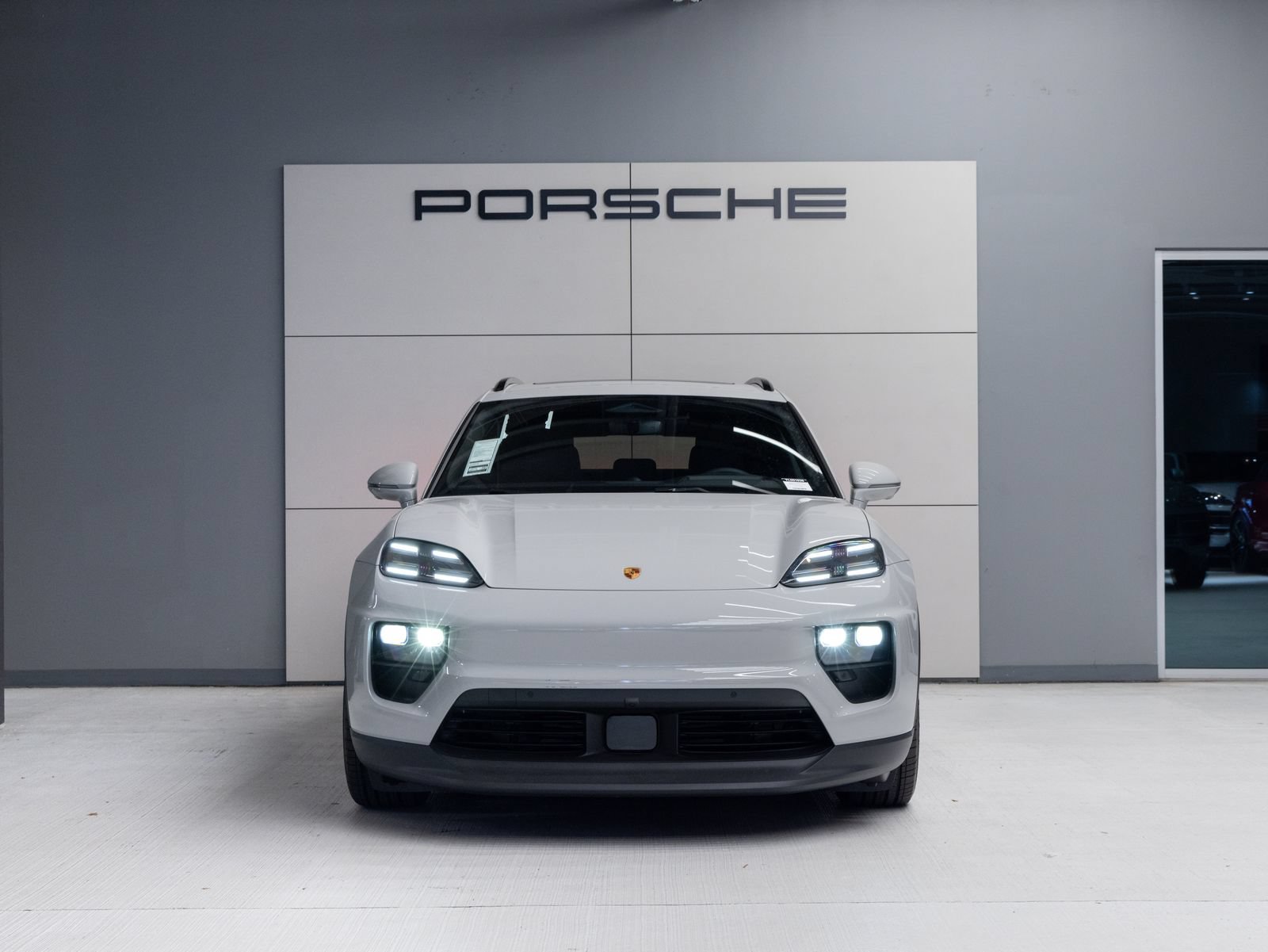 Certified 2026 Porsche Macan 4 Electric AWD/4WD image 10