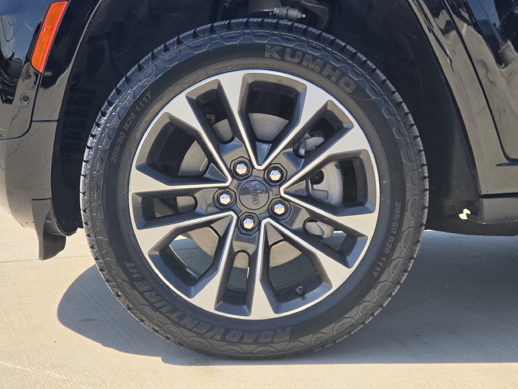 Used 2023 Jeep Grand Cherokee L Overland w/ Advanced Protech Group III AWD/4WD image 8