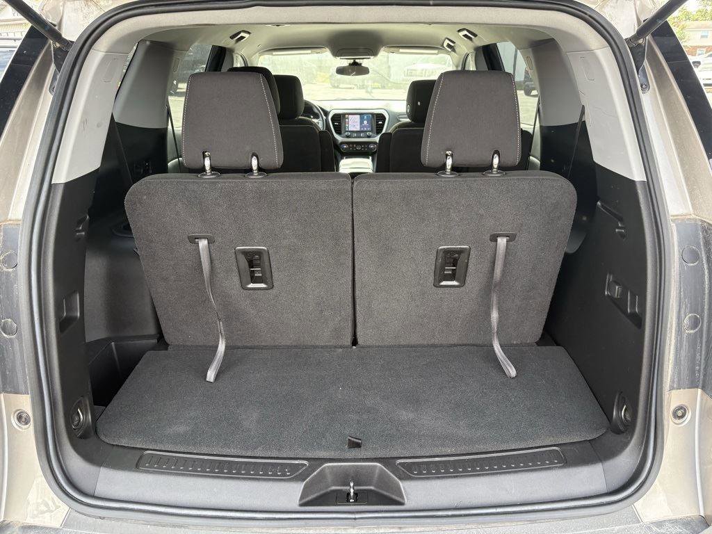 Used 2023 GMC Acadia SLE image 28