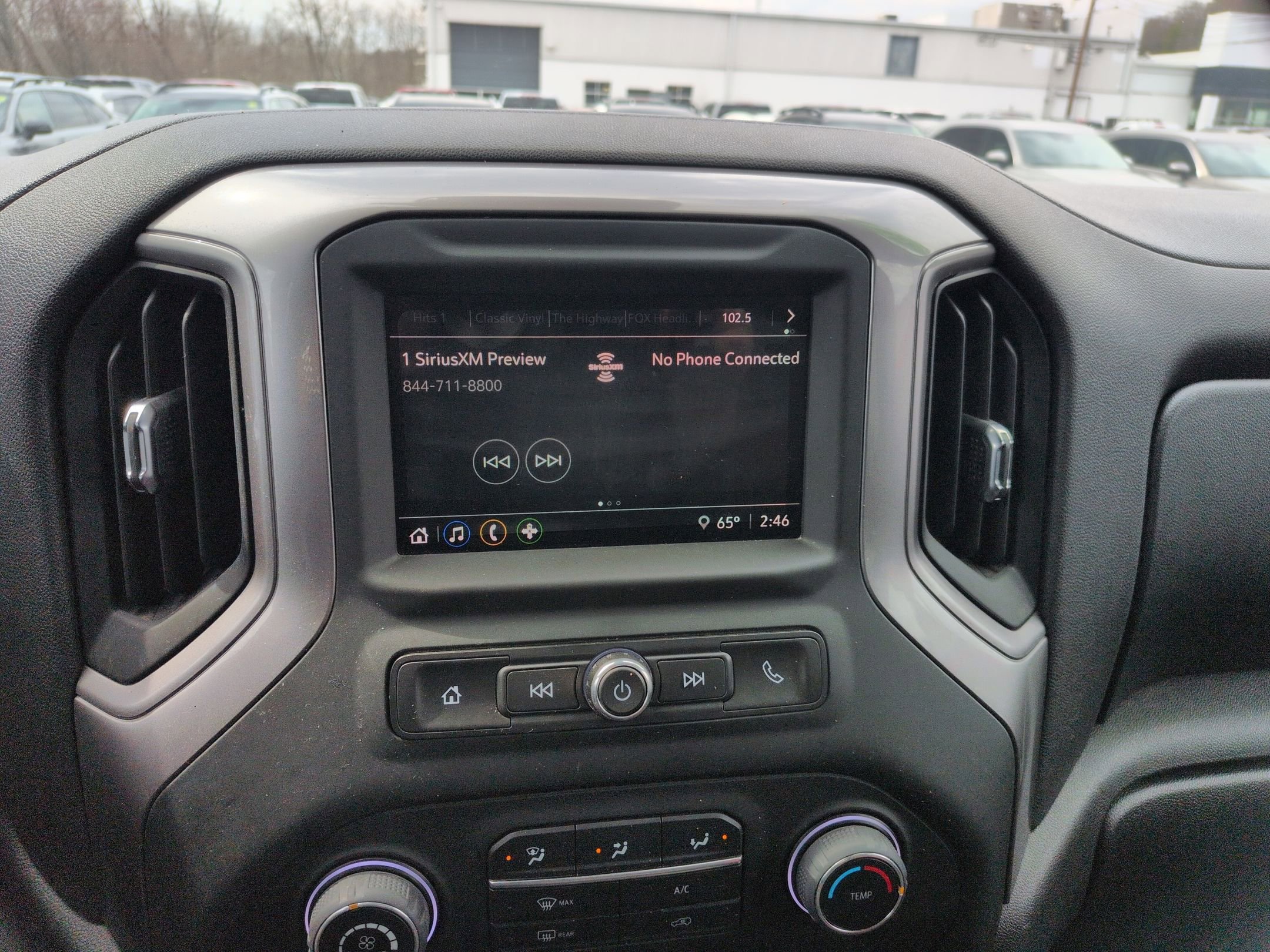 Used 2022 Chevrolet Silverado 1500 Custom image 10