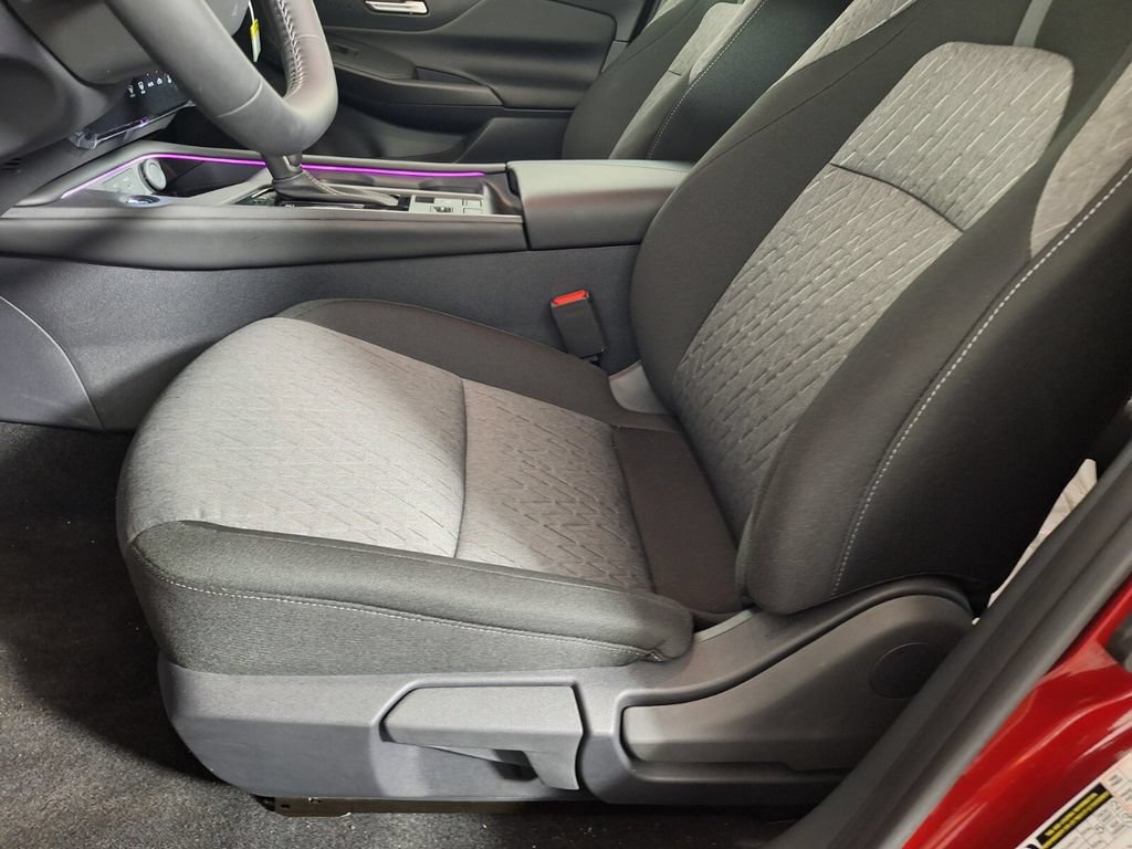 Used 2026 Nissan Sentra SV w/ SV Convenience Package FWD image 28