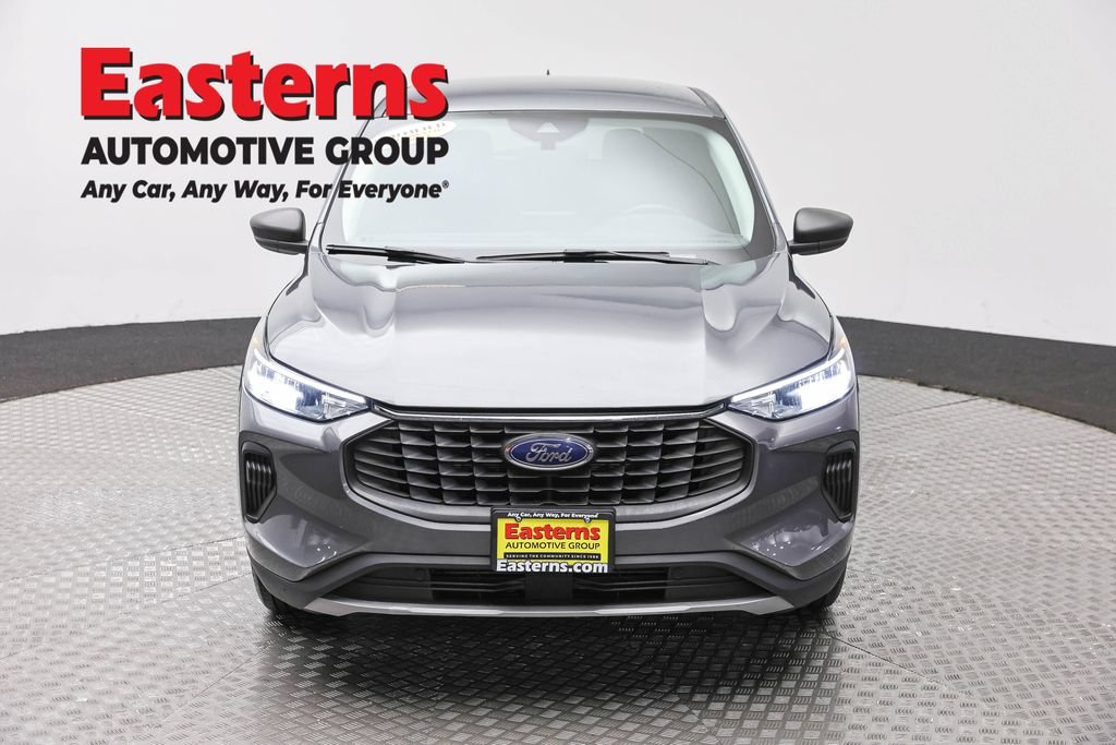 Used 2024 Ford Escape Active FWD image 2