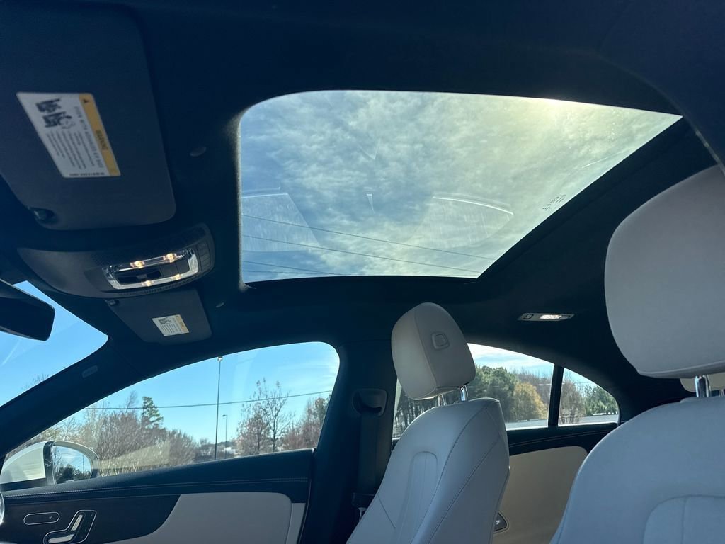 Used 2022 Mercedes-Benz CLA 250 4MATIC image 23