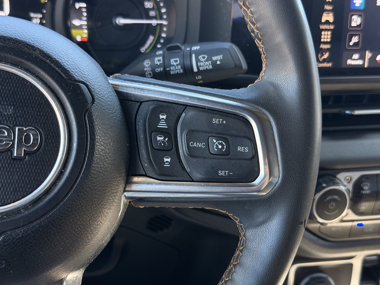 Used 2024 Jeep Wrangler High Altitude AWD/4WD image 24