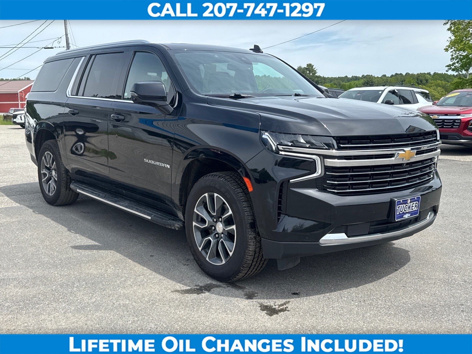 Used 2021 Chevrolet Suburban LT w/ LT Signature Package AWD/4WD image 3