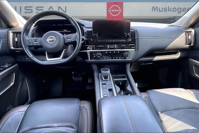 Used 2023 Nissan Pathfinder Platinum FWD image 7