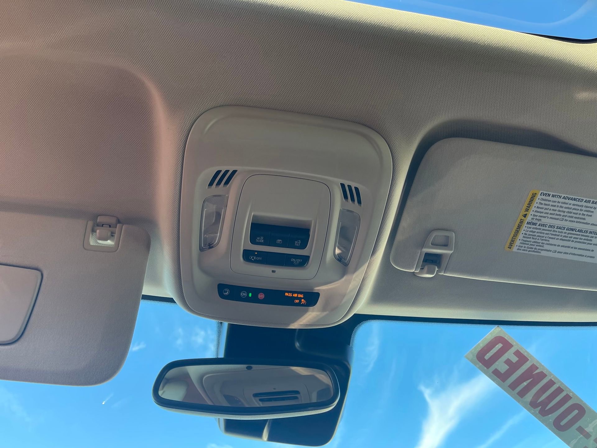 Used 2023 Buick Envision Essence w/ Sport Touring Package image 23