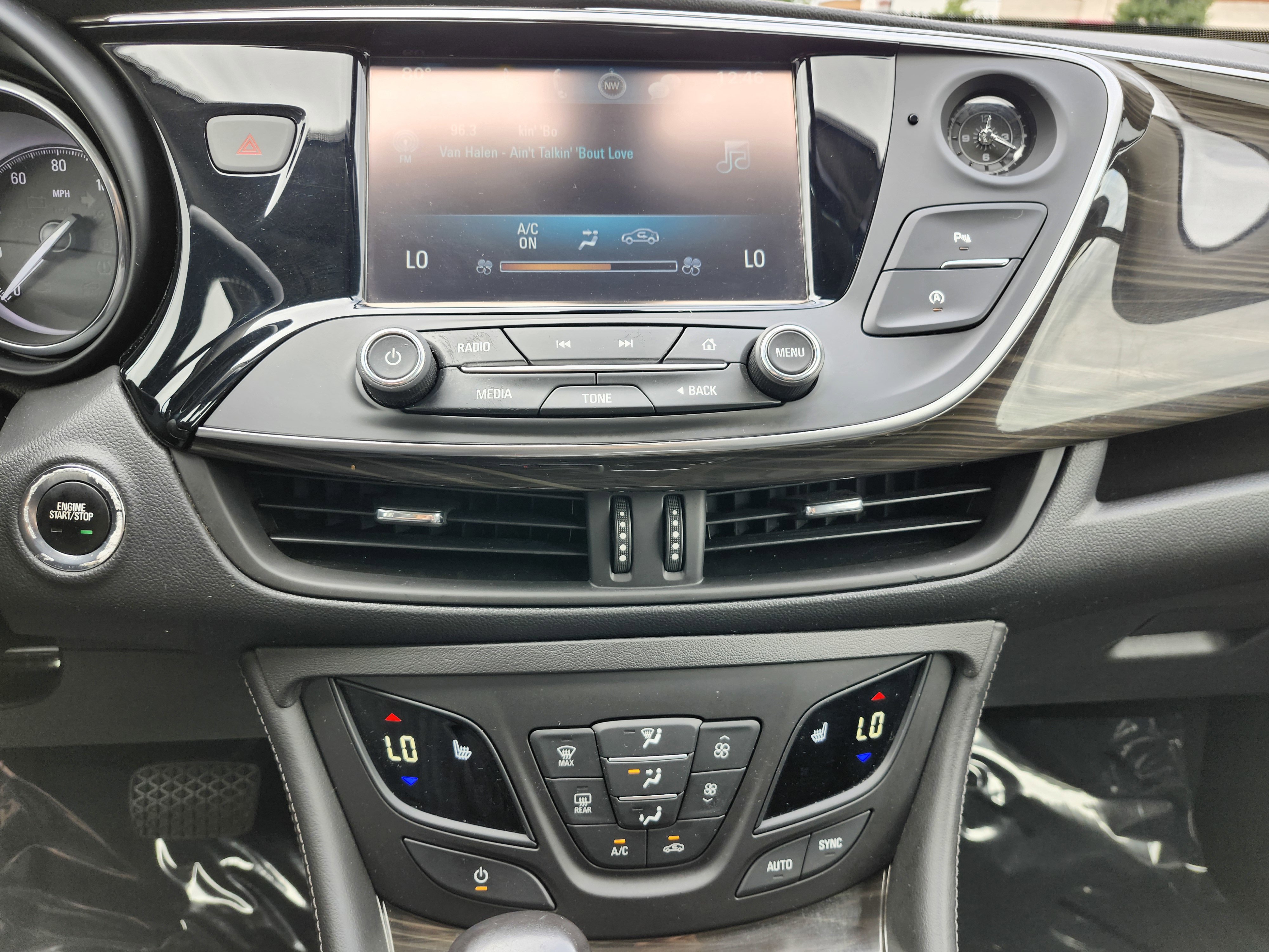 Used 2020 Buick Envision Essence image 25