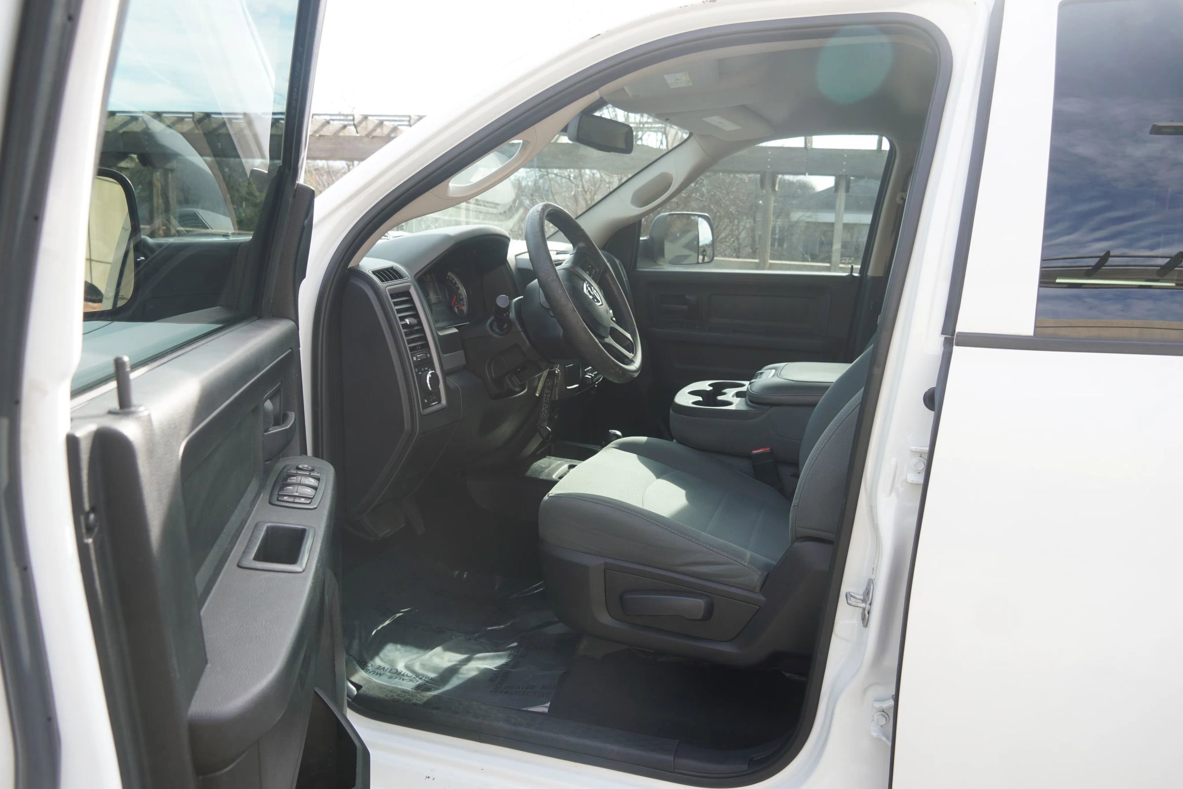 Used 2018 RAM 3500 Tradesman w/ Chrome Appearance Group image 29