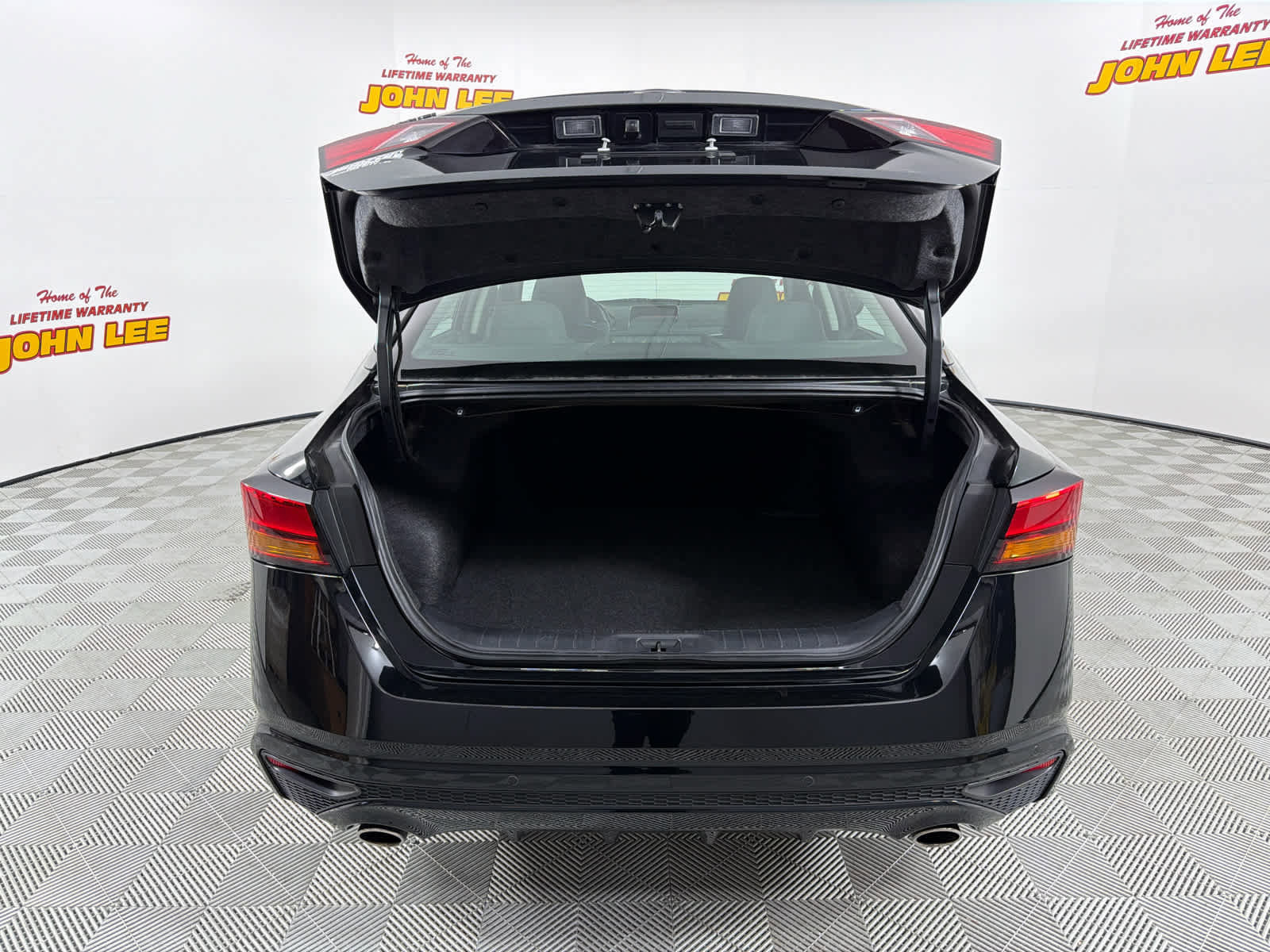 Used 2025 Nissan Altima 2.5 SR image 5