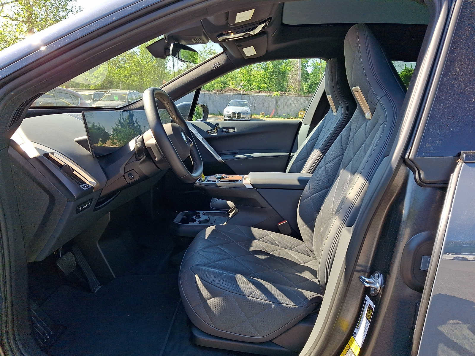 Certified 2023 BMW iX xDrive50 w/ Premium Package AWD/4WD image 14