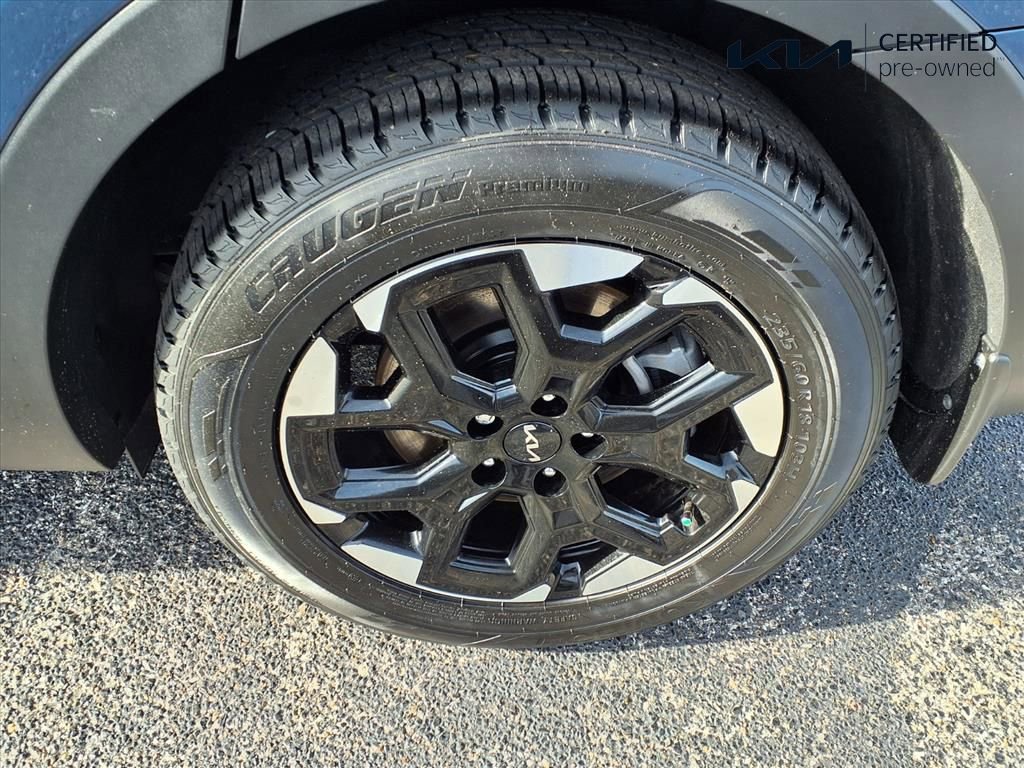 Certified 2025 Kia Sorento S image 21