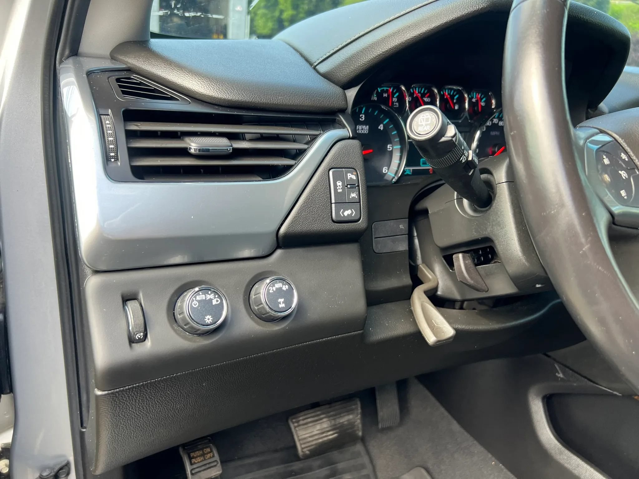 Used 2019 Chevrolet Tahoe LT AWD/4WD image 15