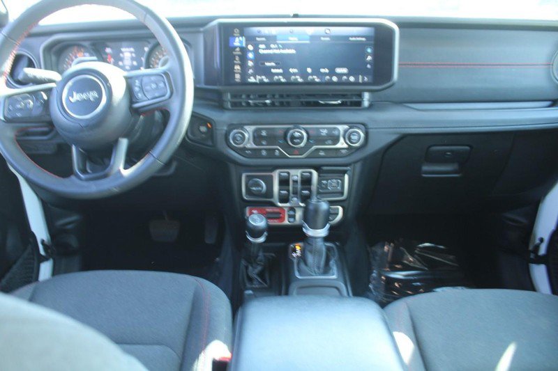 Used 2024 Jeep Wrangler Unlimited Rubicon AWD/4WD image 13