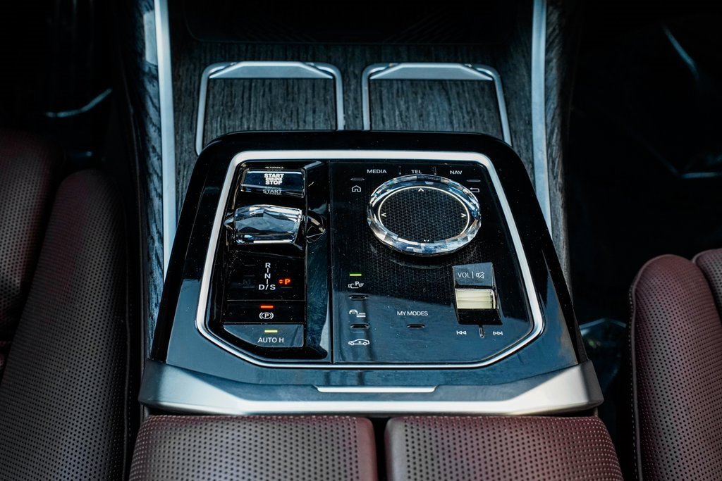 Used 2023 BMW 760i xDrive image 15