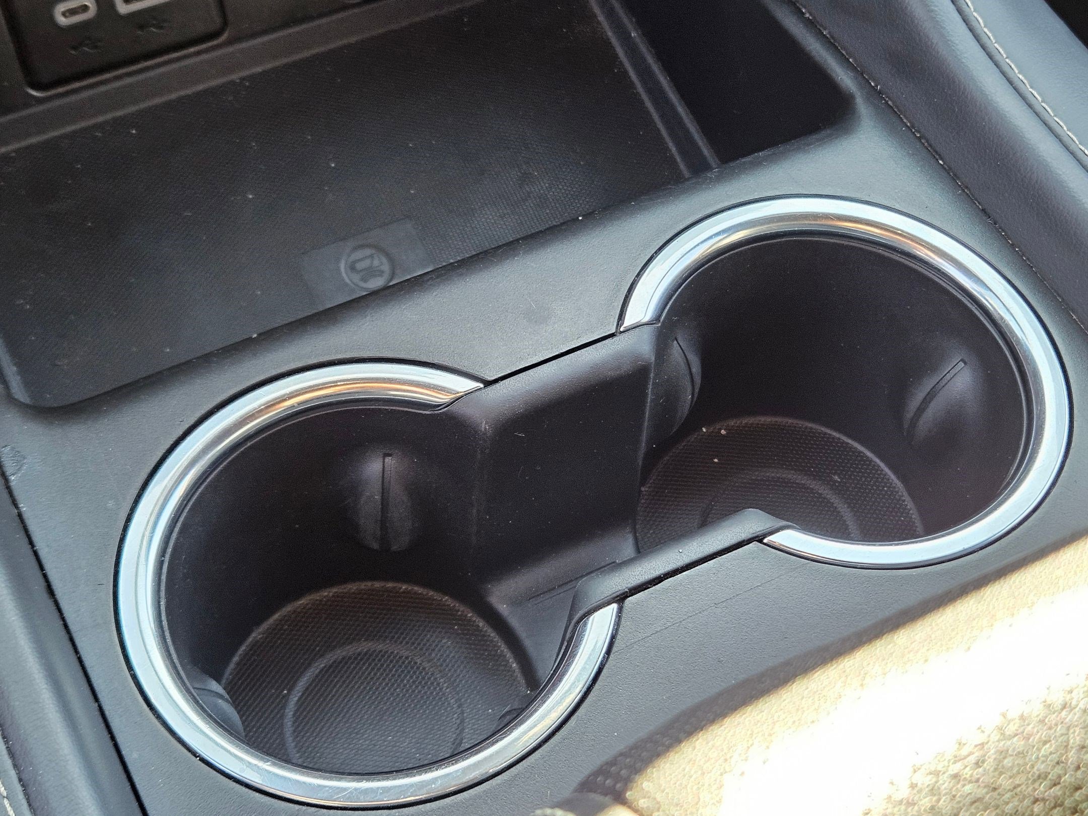 Used 2024 Chevrolet Suburban Premier image 27