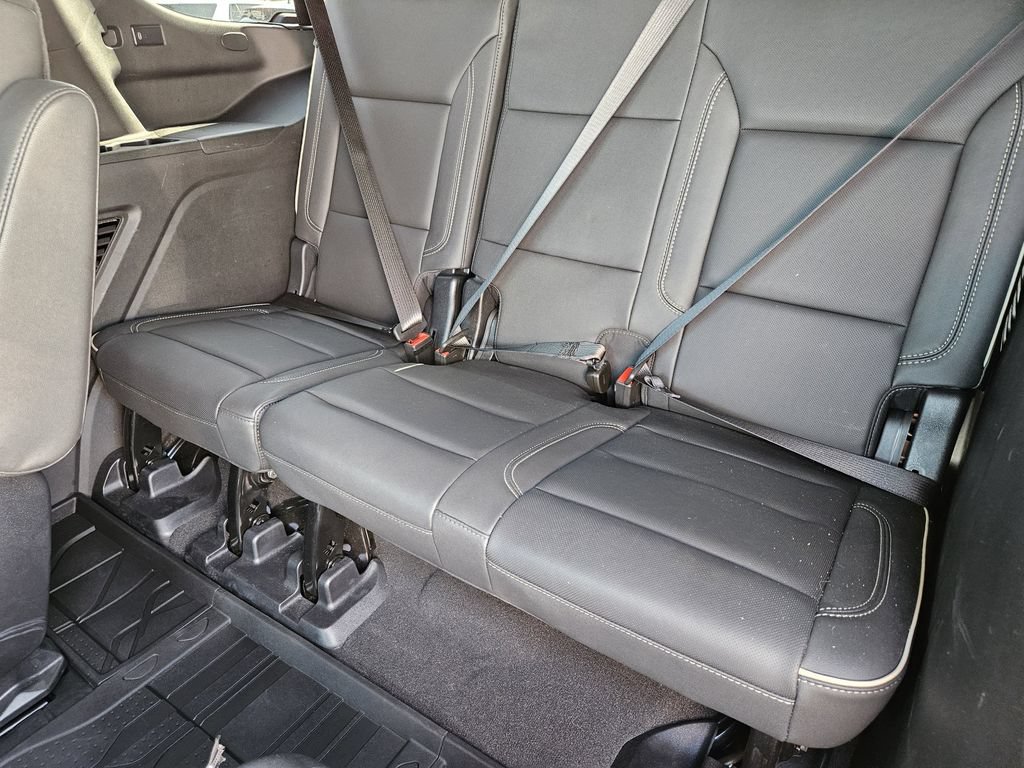 Used 2024 Chevrolet Tahoe Premier AWD/4WD image 32